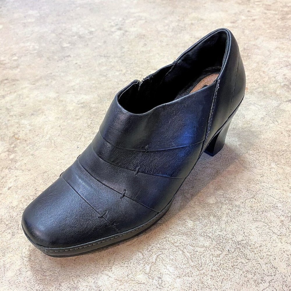 Women's Clarks Black Leather Artisan Side Zip Ankle Bootie Shoes 9